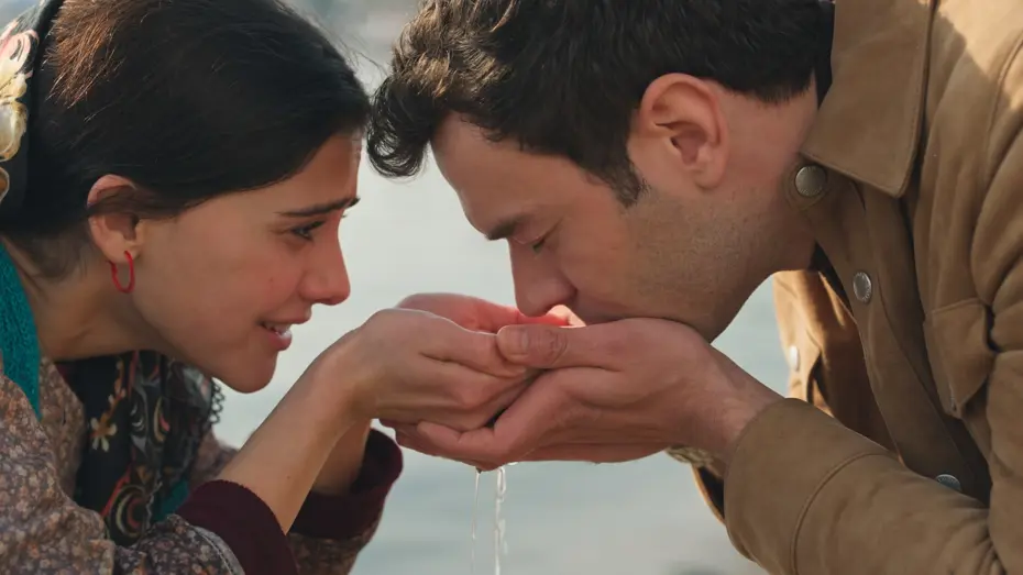 Sevdiğim Sensin'den yeni tanıtım. Dicle ve Erkan'ın İstanbul'a uzanan yolculuğu