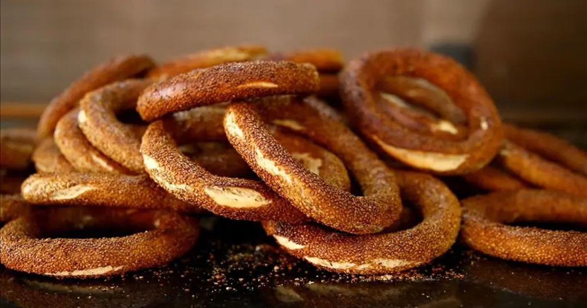 İstanbul'da simit zamlandı mı? Resmiyette 15 lira, bazı işletmelerde 25 liraya çıktı