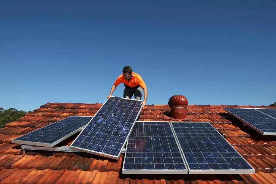 Güneş enerjisi kullanan tüketiciler, elektrikli otomobil vergi indirimlerinden daha çok yararlanıyor