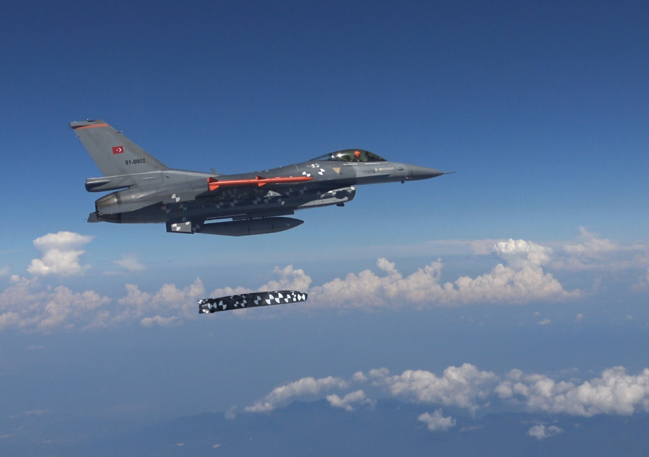 Milli seyir füzesi SOM-J hedefi tam isabetle vurdu