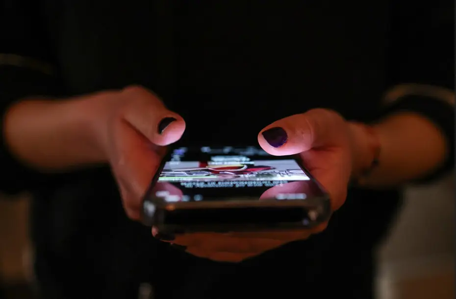  Yunanistan 15 yaş altına sosyal medyayı yasaklıyor