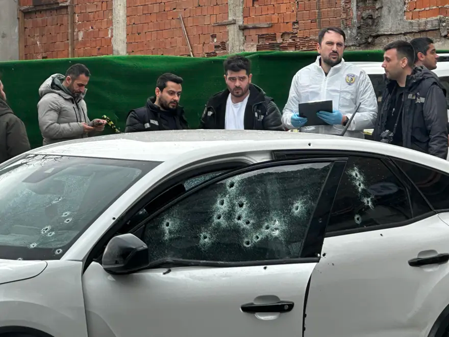 40'A YAKIN KURŞUN İSABET ETTİ
4 40'A YAKIN KURŞUN İSABET ETTİ
4