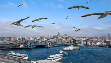 Dışarı çıkacaklar dikkat. Bir yanda bunaltan sıcaklık diğer yanda şiddetli rüzgar ve yağmur