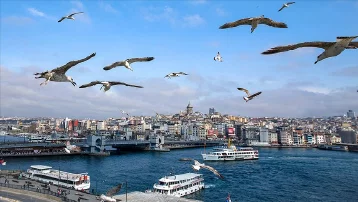 Dışarı çıkacaklar dikkat. Bir yanda bunaltan sıcaklık diğer yanda şiddetli rüzgar ve yağmur