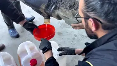 Şüpheyle durduruldu, yakıt deposundan 48 kilo sıvı metamfetamin çıktı