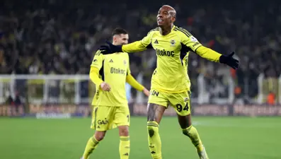 Talisca Fenerbahçe ile sözleşme uzattı