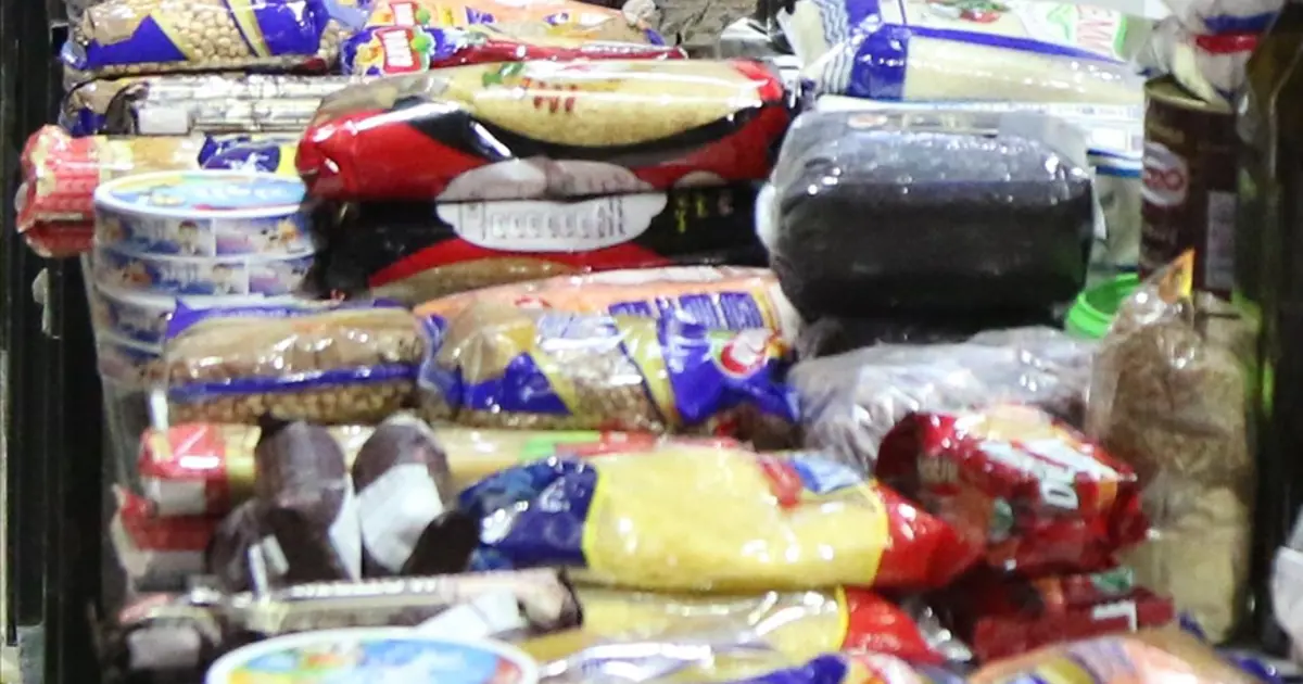 İzmir'de 30 ton tarihi geçmiş ürün ele geçirildi