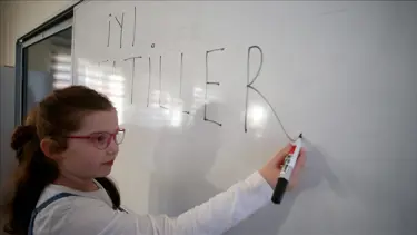 Okullarda yarıyıl tatili için karne zili çaldı