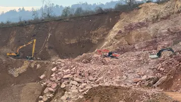Taş ocağındaki göçükte yeniden arama kurtarma çalışması