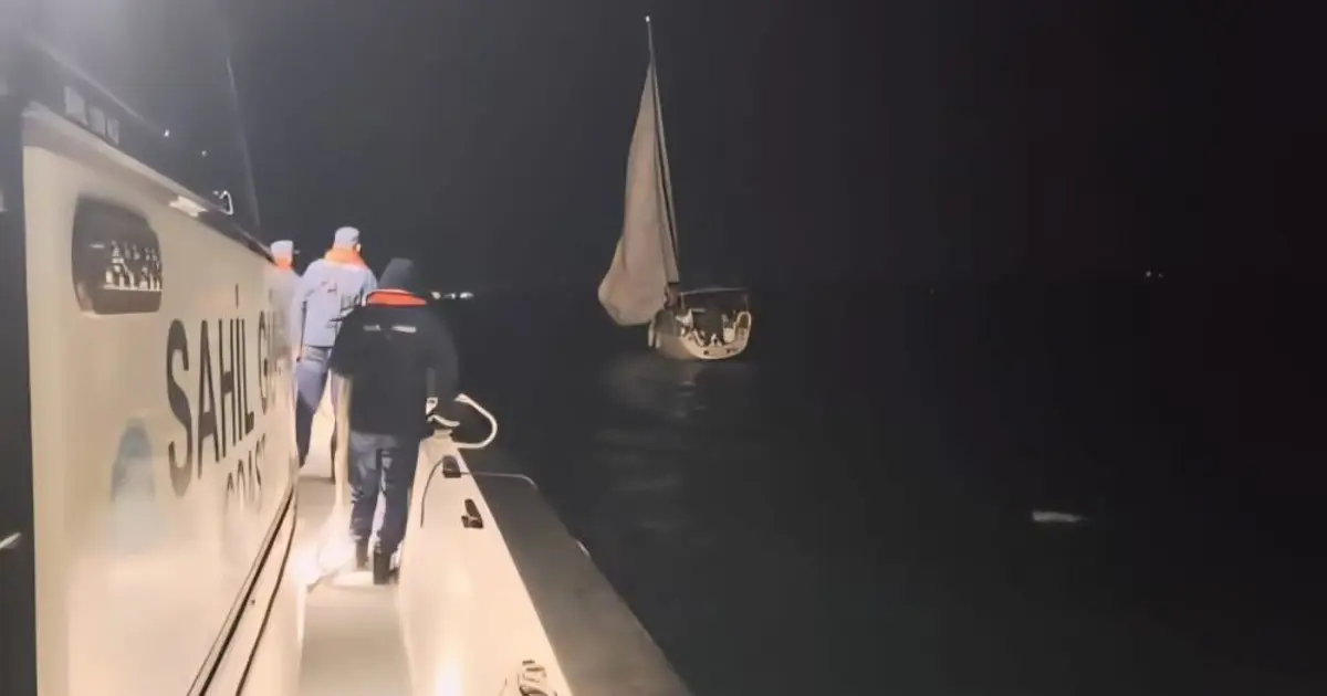 Çanakkale Boğazı'nda kurtarma operasyonu