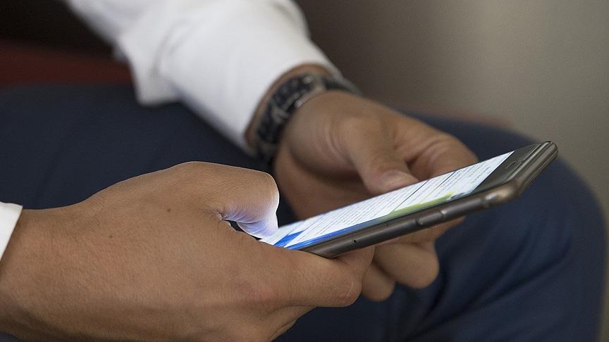 Akıllı telefonlar bizi dinliyor mu? Uygulama yüklerken buna dikkat haber görseli