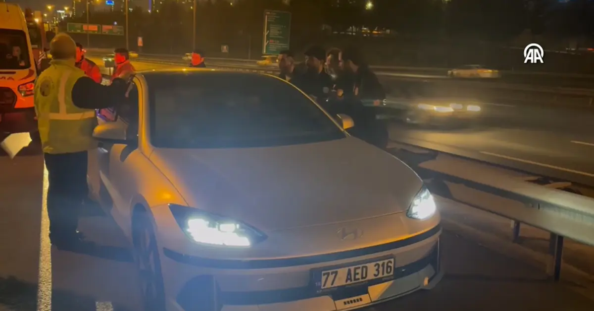 Aracını TEM'in ortasına çekip uykuya daldı