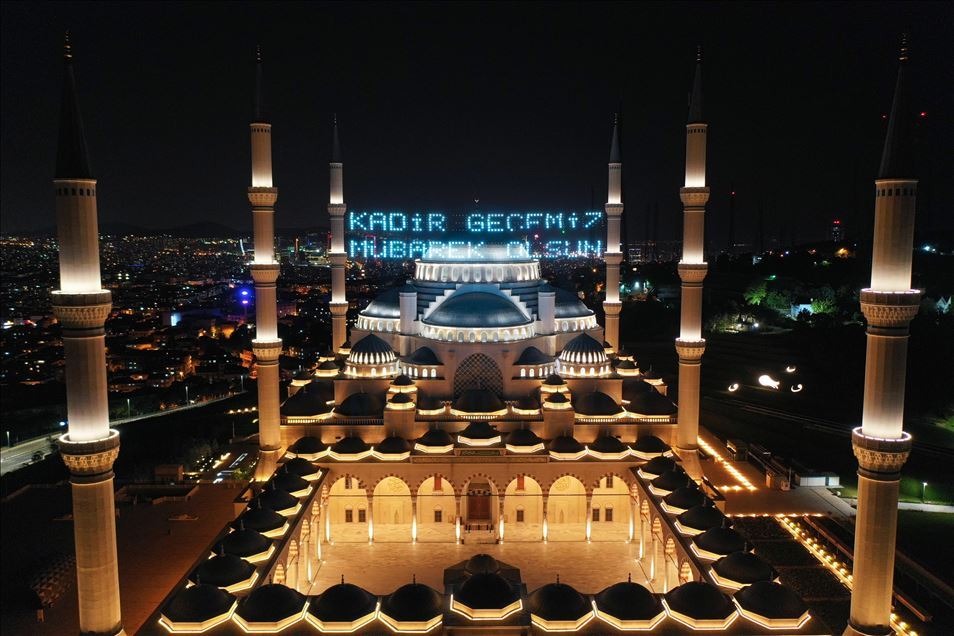 Kadir Gecesi 2026: Bin aydan daha hayırlı olan Kadir Gecesi ne zaman idrak edilecek?
