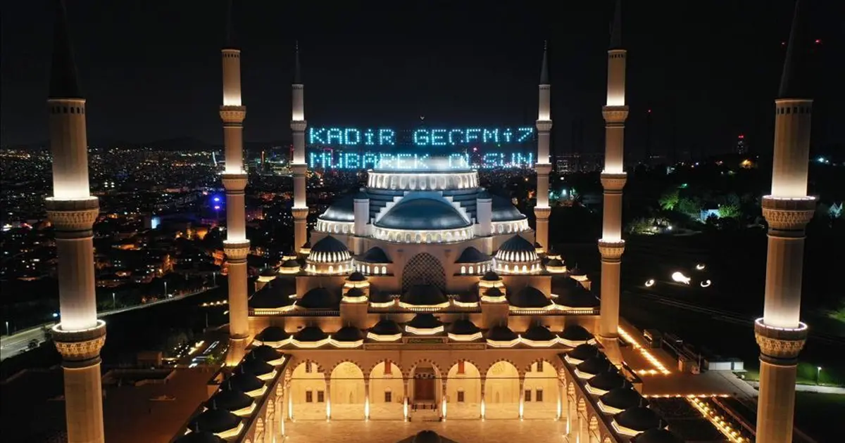 Kadir Gecesi 2026: Bin aydan daha hayırlı olan Kadir Gecesi ne zaman idrak edilecek?