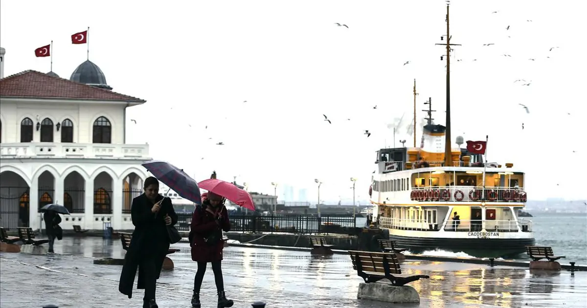 Uyarılar peş peşe geldi. İstanbul'da kuvvetli yağış için saat verildi