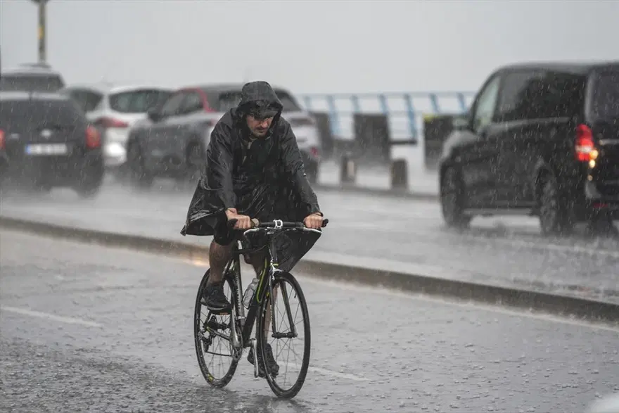Yağış ve serin hava geldi. İstanbul