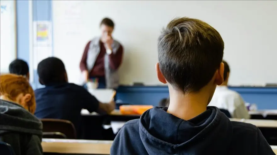 Akranına şiddet uygulayan çocuk için emsal karar. Okul haricinde evden çıkamayacak 1