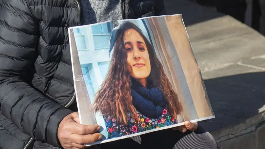 GÜLİSTAN'IN CANSIZ BEDENİ HALA ARANIYOR

 7