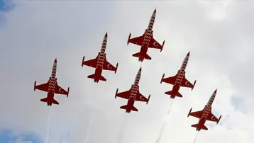  Türk Yıldızları eğitim uçuşlarından görüntü paylaştı