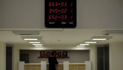 31 Aralık yarım gün mü, resmi tatil mi? Bugün bankalar, kargolar, noterler ve eczaneler açık mı, çalışıyor mu?