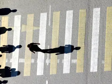 Ne okul hayatında ne de iş hayatında olan ev gençleri kimdir? Ev gençleri hayata dahil edilecek