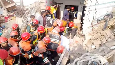 Pakistan'da tutkal fabrikasında patlama: 15 kişi hayatını kaybetti