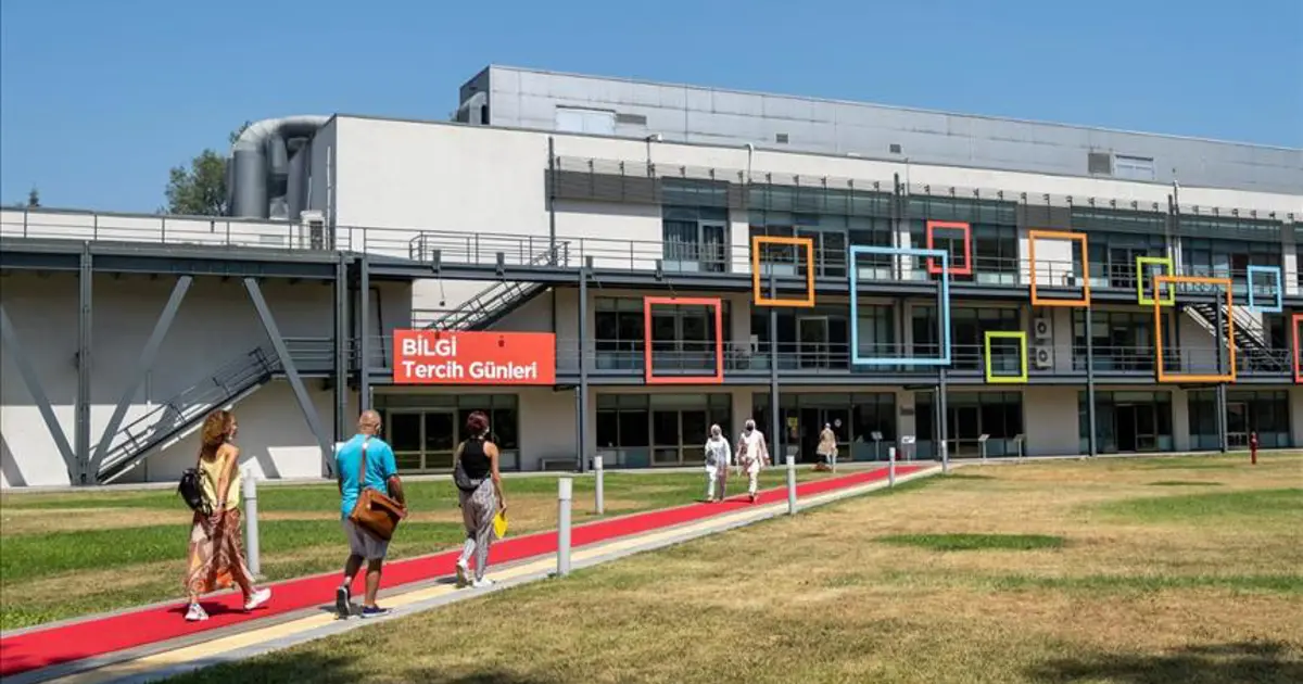 Bilgi Üniversitesi kapandı, YÖK'ten açıklama geldi. Öğrencilerin nakli nasıl olacak, yönetmelik ne diyor?