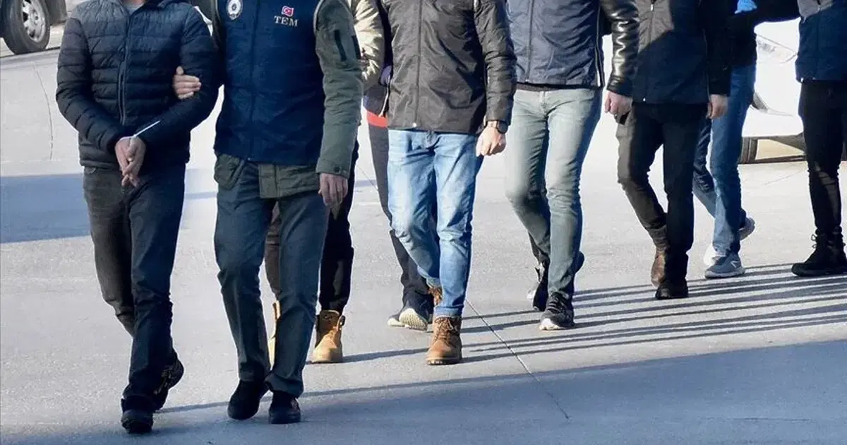 Taşınmaz ve araç satışında 800 milyon liralık dolandırdılar. 5 şüpheli yakalandı