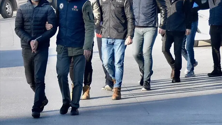 Taşınmaz ve araç satışında 800 milyon liralık dolandırdılar. 5 şüpheli yakalandı