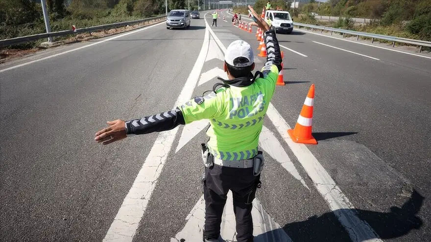İstanbul'da bu gece bazı yollar trafiğe kapatılacak: İşte kapalı yollar ve alternatif güzergahlar 2
