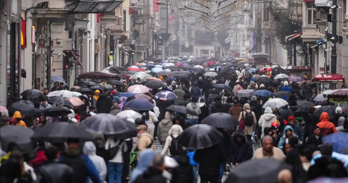 İstanbul'da yağmur bugün başlıyor, sıcaklık 8 derece düşecek! Trakya, Karadeniz ve İç Anadolu'da sel riski