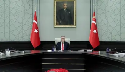 Yüksek Askeri Şura 4 Ağustos'ta toplanıyorYüksek Askeri Şura, 4 Ağustos'ta Cumhurbaşkanlığı Külliyesi'nde toplanacak. Şurada terfi ve emeklilik dosyalarının yanı sıra kuvvet komutanlıklarına ilişkin olası görev değişikliklerinin de ele alınması bekleniyor.