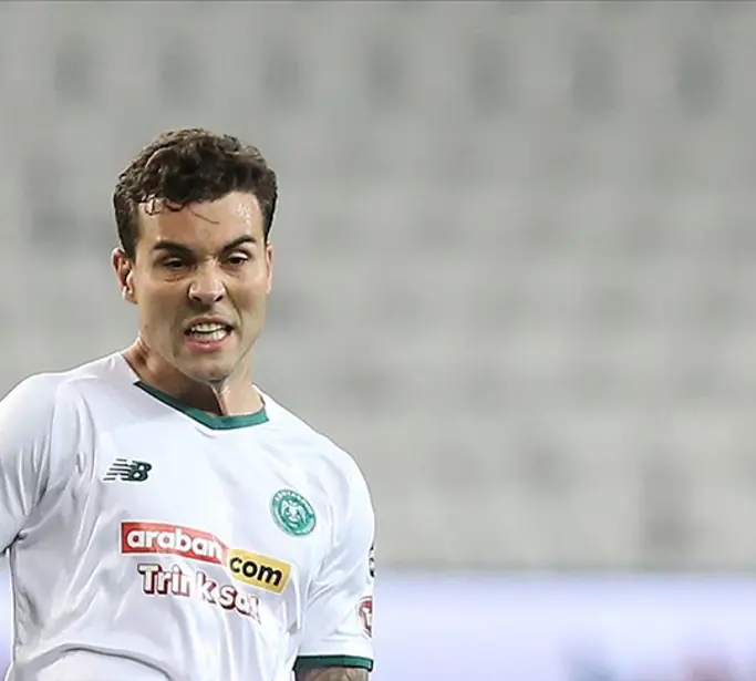 Galatasaray maçı öncesi kadro dışı bırakıldı, kaptanlığı alındı