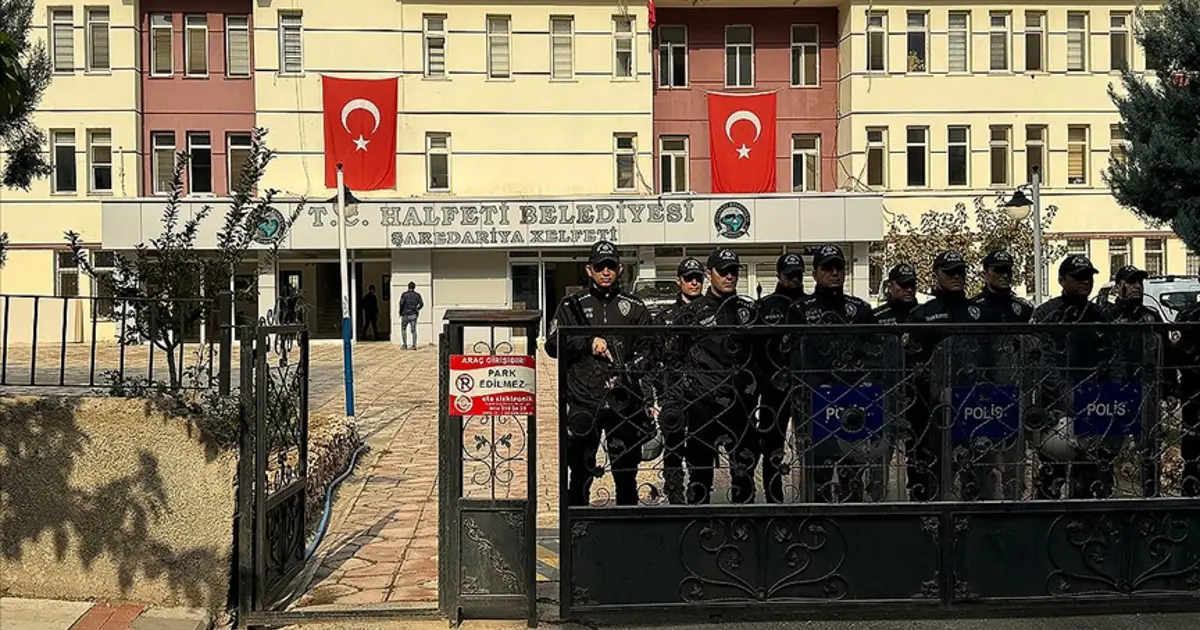 Halfeti Belediyesi'ne operasyon. Eski başkan dahil 47 gözaltı