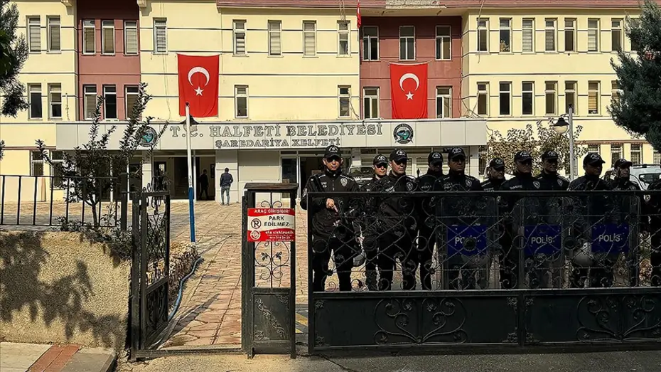 Halfeti Belediyesi'ne operasyon. Eski başkan dahil 47 gözaltı