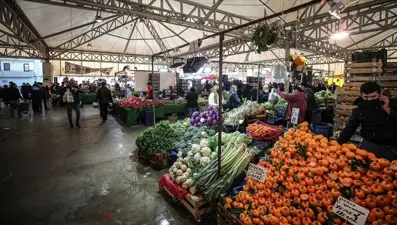 Bu sene bolluk var. Geçen yıl kilosu 500 liraydı, pazarda 70 liraya düştü