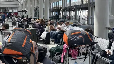 Beyrut'ta bir yolcunun patlayıcı şakası nedeniyle uçak tahliye edildi