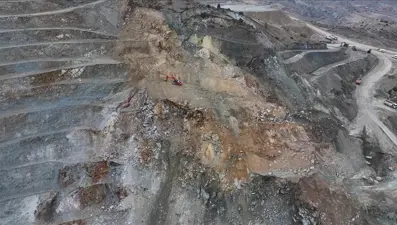 Göçük altındaki madenciyi arama çalışmalarında 8. gün