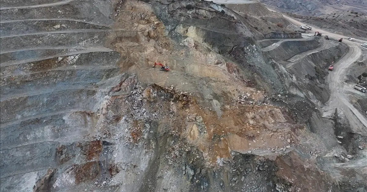 Göçük altındaki madenciyi arama çalışmalarında 8. gün