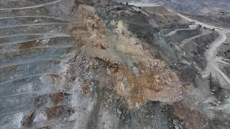 Göçük altındaki madenciyi arama çalışmalarında 8. gün