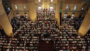 Arefe günü yarım gün mü, resmi tatil mi? 2026 Ramazan Bayramı tatil takvimi