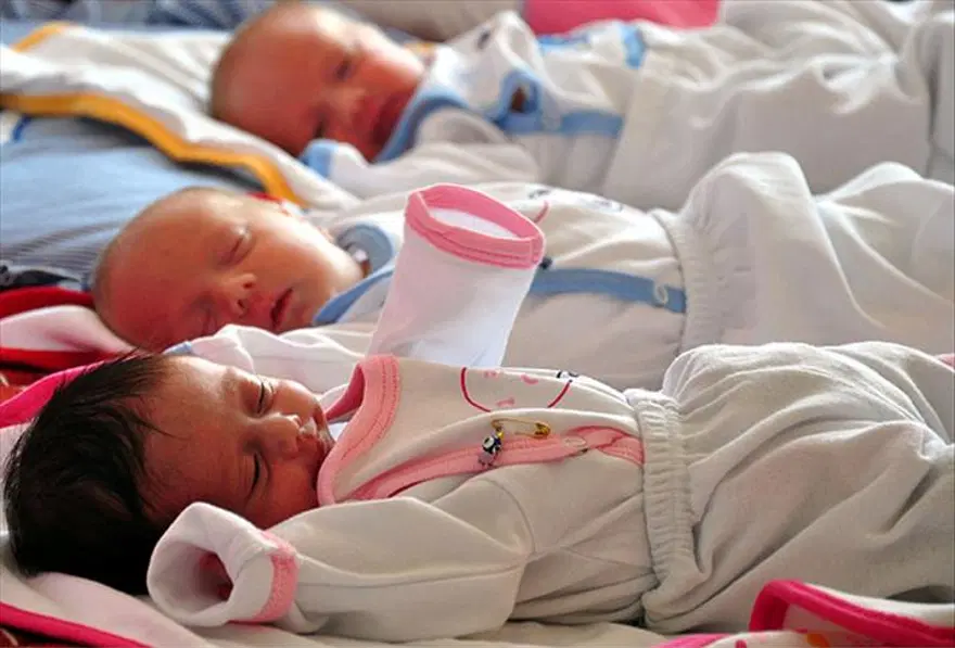 15 milyonda bir: Tek yumurta dördüzleri dünyaya geldi 3