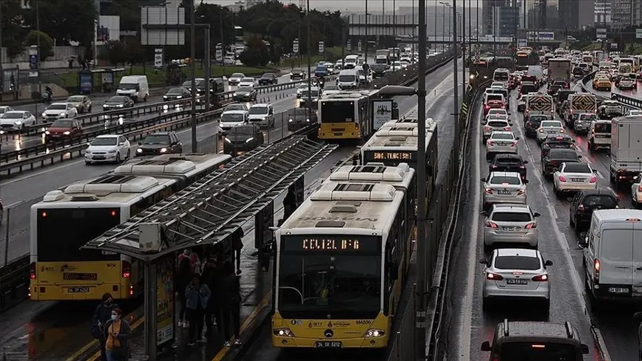 Toplu taşıma bugün (arefe günü) ücretsiz mi? Ramazan Bayramı’nda İETT otobüsler, metro, metrobüs, tramvay, Marmaray bedava mı, paralı mı?