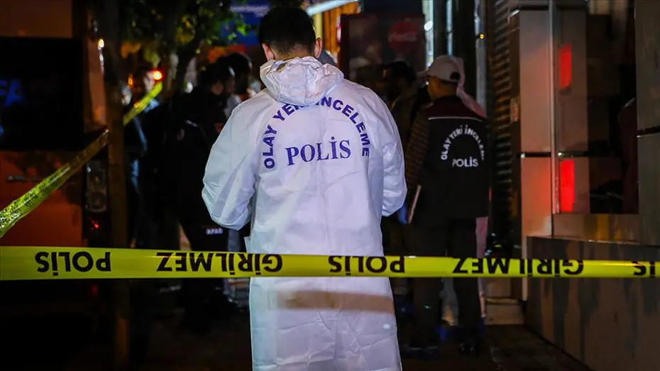 Eski eşini katledip intihar etti