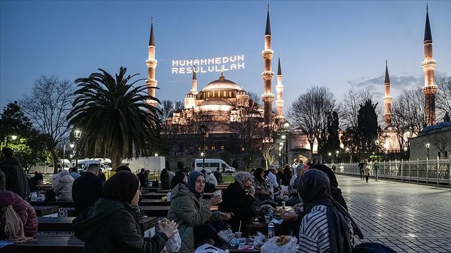 İstanbul sahur vakti 2026: İstanbul'da sahur saat kaçta yapılacak? (Diyanet Ramazan imsakiyesi)