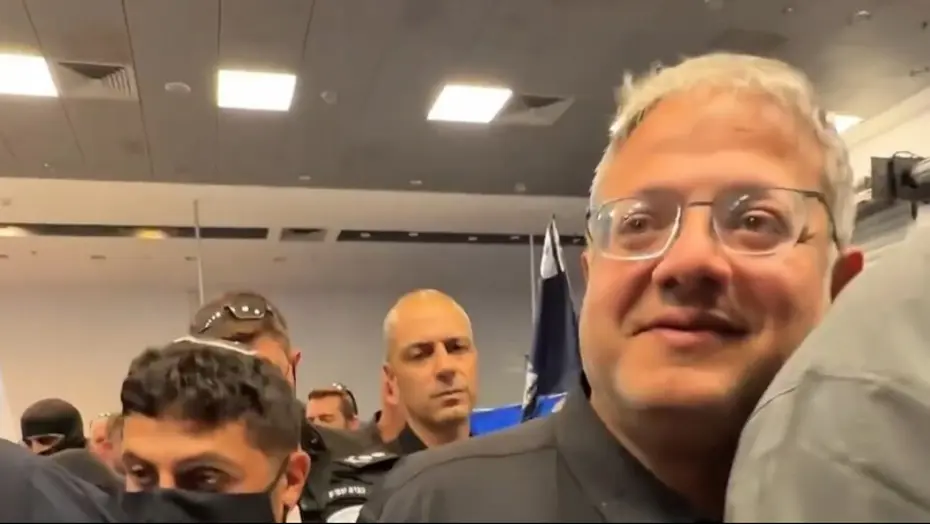 İsrailli Bakan dalga geçti. Sumud Filosu aktivistlerine askerlerden kötü muamele