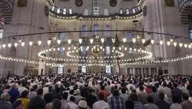 İl il bayram namazı saatleri 2026: Bayram namazı saat kaçta? İstanbul, Ankara, İzmir ve tüm illerin bayram namazı saat bilgisi
