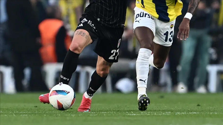 Fenerbahçe'de 9, Beşiktaş'ta 5 isim derbide yok