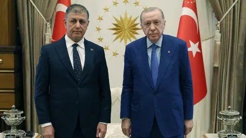 Cemil Tugay kimdir, AK Parti'ye mi katılıyor? İzmir Belediye Başkanı Cemil Tuga…