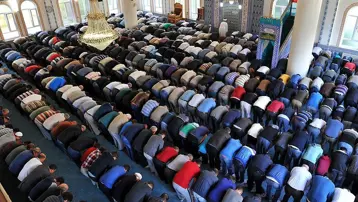 İzmir'de bayram namazı saat kaçta? 2026 Diyanet İzmir Kurban Bayramı namaz vakti